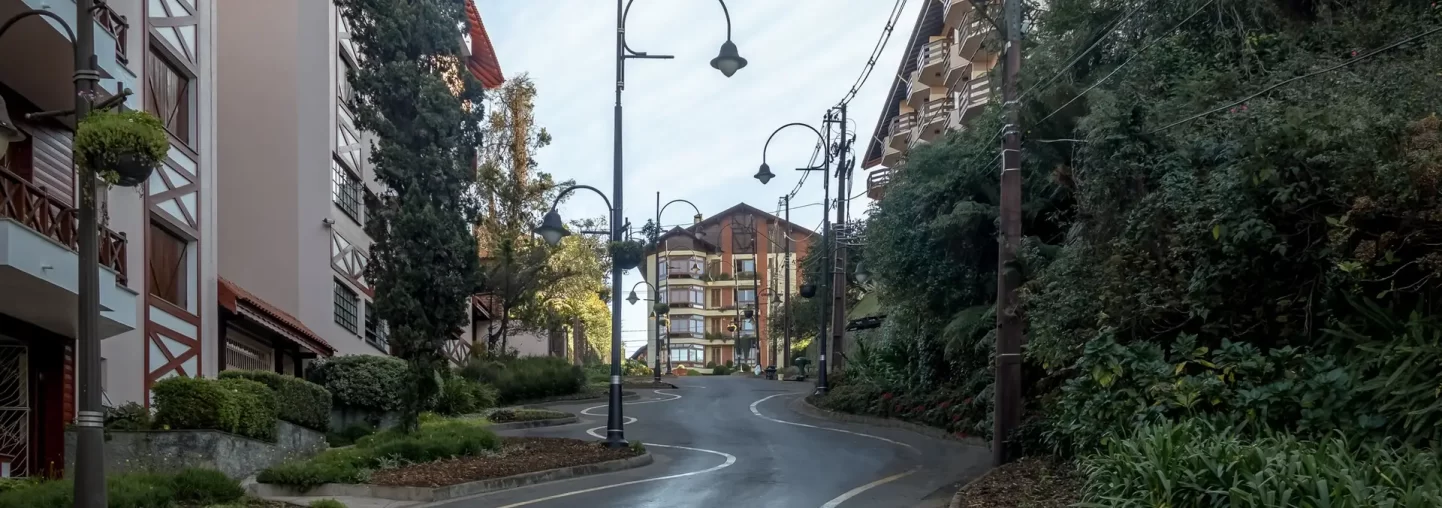 Rua Torta (Crooked Street) - Gramado, Rio Grande do Sul, Brazil Rua Torta (Crooked Street) - Gramado, Rio Grande do Sul, Brazil